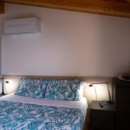 B&B Foresteria Di 메나지오