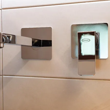 B&B Foresteria Di 4*