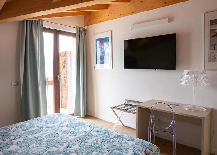 Foresteria Di 4* Μενάτζιο